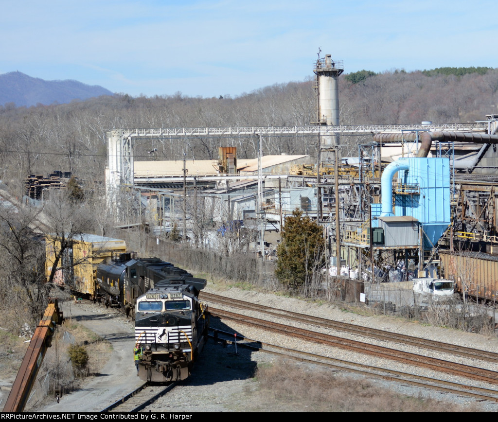 NS yard job E19  working the interchange yard as viewed from the John Lynch bridge, VA 163